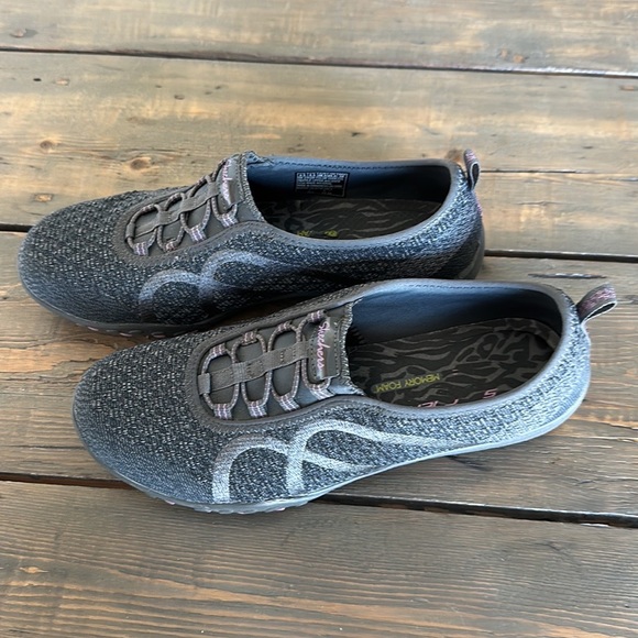 Skechers Bungee Gray Slip Ons - Picture 5 of 7